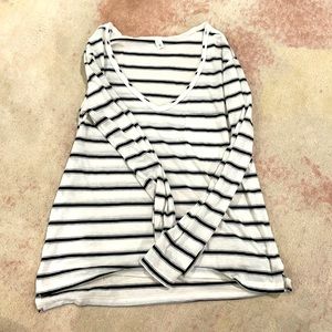 Cute black and white stripe long sleeve top